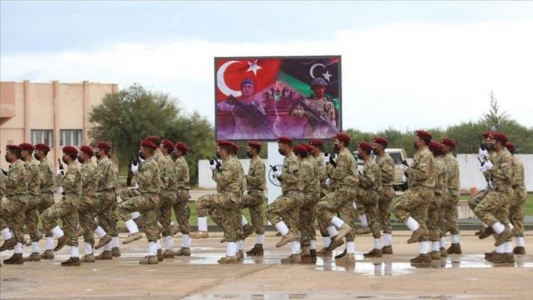 <p><strong>LİBYA</strong></p>

<p>Ankara'nın, Libya'nın başkenti Trablus'ta askeri eğitmenleri ve danışmanları bulunduğu kaydedildi.</p>
