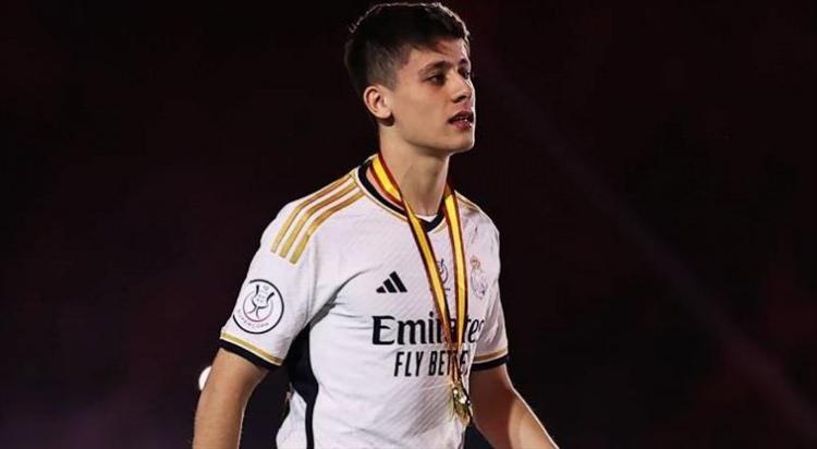 <p>Madrid'e geldiğinde fiziksel düzeyde bir futbolcu olan Rodrygo ile yaptığı plana çok benzeyen planı meyvelerini vermeye başlıyor.</p>