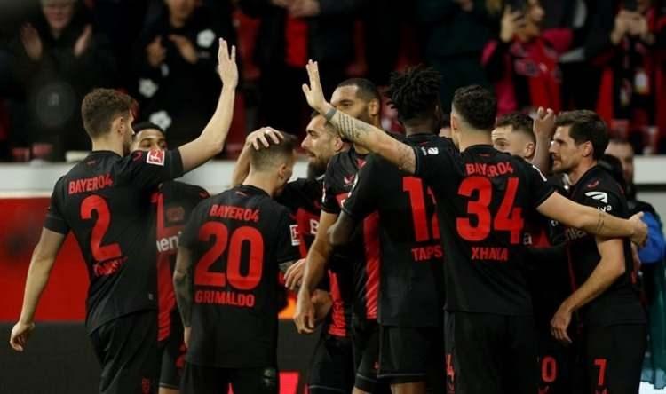 <p>Bu sonuçla birlikte Leverkusen, puanını 67 yaparak 10 puan farkla liderliğine devam etti. </p>