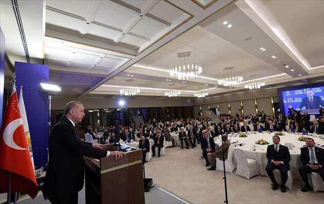 <p>Barış, dayanışma ve rahmet ayı olan ramazanı, Gazze başta olmak üzere Türkiye'nin yakın çevresinde yaşanan hadiseler sebebiyle bu sene buruk karşıladıklarını belirten Erdoğan, mübarek günlere rağmen gönül coğrafyasında acıların, gözyaşlarının, gönül yaralarının devam etmesi nedeniyle üzüntü içinde olduklarını söyledi.</p>

<p> </p>
