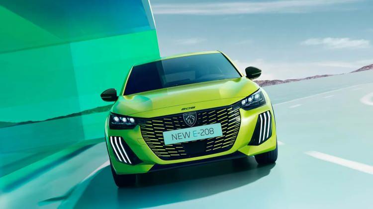 <p>Peugeot'nun şehir otomobillerindeki dokuzuncu jenerasyon temsilcisi yeni 208, 498 km şehir içi menzile sahip tamamen elektrikli versiyonu, yeni tasarımı, ileri teknolojileri ve üstün sürüş keyfi sağlayan güç-aktarma sistemiyle yenilendi.</p>
