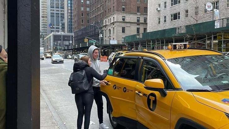 <p>Amerika'da yaşayan Türk vatandaşı Gözde G. soyadının açık yazılmasını istemedi.</p>

<p> </p>

