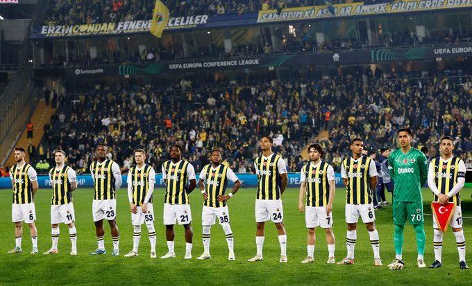 <p>Fenerbahçe'nin tur atlamasıyla beraber Türkiye, ülke puanı sıralamasında ilk 10 sırada yer almayı garantiledi. <br />
</p>