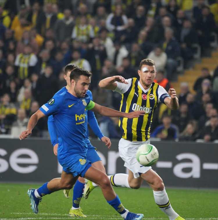 <p> Böylece Türkiye'nin, UEFA ülkeler sıralamasında sezonu en az 9. sırada noktalaması kesinleşti.</p>