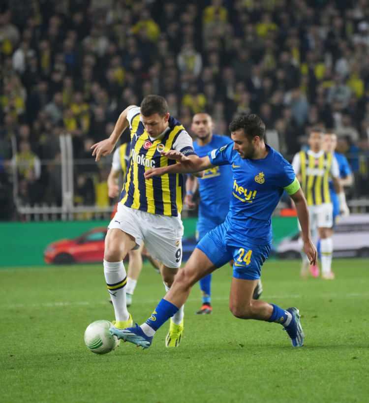 <p>Böylece 2024-2025 sezonunda şampiyon olan takım doğrudan Şampiyonlar Ligi'ne katılım hakkı elde edecek.</p>