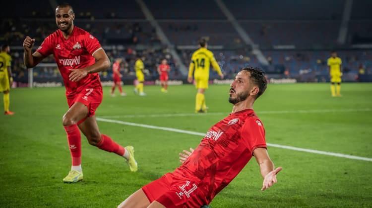 <p>"Ne yazık ki Türk futbol kulübü, oyuncuya verdiği büyük zarardan memnun değil ve son derece alaycı bir şekilde ona zarar vermeye devam etmek istiyor gibi görünüyor."</p>