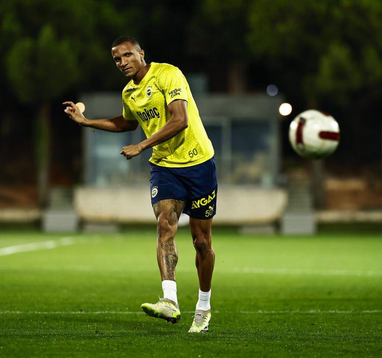 <p>Rodrigo Becao</p>

<p>Fenerbahçe</p>

<p>9 milyon euro</p>
