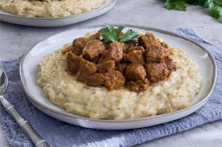 <p>70'inci sıraya hünkar beğendi, 99'uncu sıraya da beyaz lahana sarması geldi.</p>