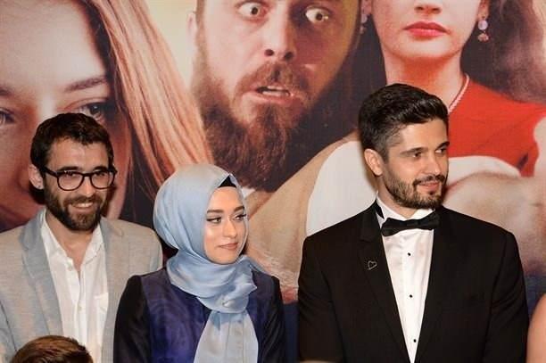 <p><strong>Verdiği bu karar sonrası oyunculuğu da bırakan Ayaydın, kendine özel bir giyim markası kurdu. </strong></p>