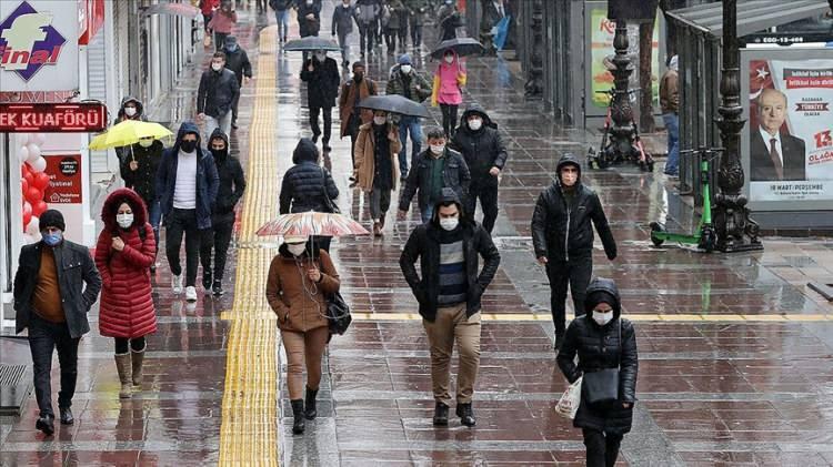 <p><strong>ANKARA 3&deg;C, 18&deg;C</strong></p>

<p>Par&ccedil;alı ve az bulutlu, batı kesimleri yer yer &ccedil;ok bulutlu</p>
