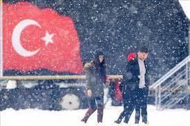 <p><strong>D&Uuml;ZCE 8&deg;C, 22&deg;C</strong></p>

<p><br />
Par&ccedil;alı ve az bulutlu, batı kesimleri yer yer &ccedil;ok bulutlu</p>
