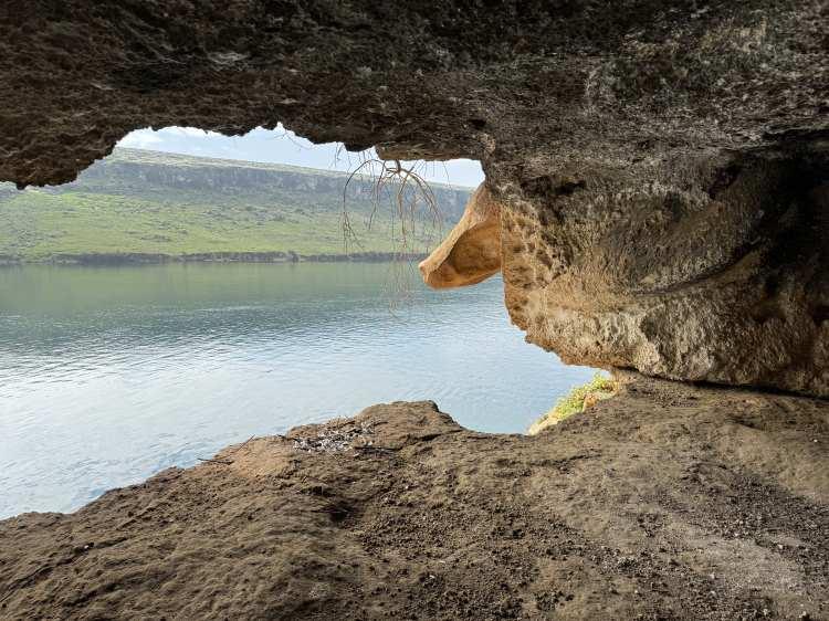 <p>Gümüşkaya Köyü Muhtarı Hasan Ünlü ise yerli ve yabancı turistleri mağaraları görmeye davet etti.</p>

<p> </p>
