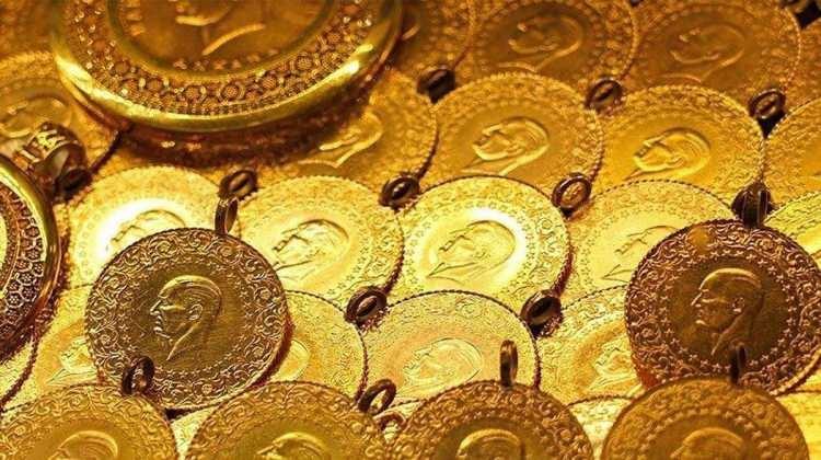 <p><strong>"BORSA SEÇİME ODAKLANDI"</strong></p>

<p>Fitch kararı sonrası haftaya yükselişle başlayan Borsa İstanbul, bugün güne yatay başladı. BIST 100 endeksi yüzde 0,25 yükselişle 9 bin 091 puandan açılış yaptı. </p>

<p>Borsanın 31 Mart'ta gerçekleşecek yerel seçime odaklandığına işaret eden Karadağ, hem yerli hem de yabancı yatırımcının seçim belirsizliğinin ortadan kalkmasını beklediğini söyledi. <strong>"Borsada bir süre daha yönsüz seyirler devam edebilir" </strong>diyen Karadağ, aşağıda 8 bin 700 puan seviyesinin kritik olduğunu belirtti. </p>

