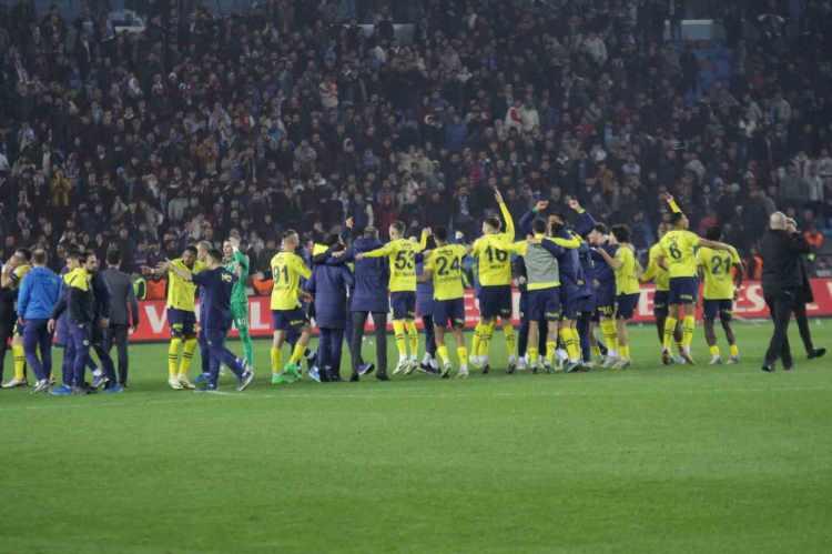 <p>Ligde 11. yenilgisini alan Trabzonspor 49 puanda kaldı.</p>
