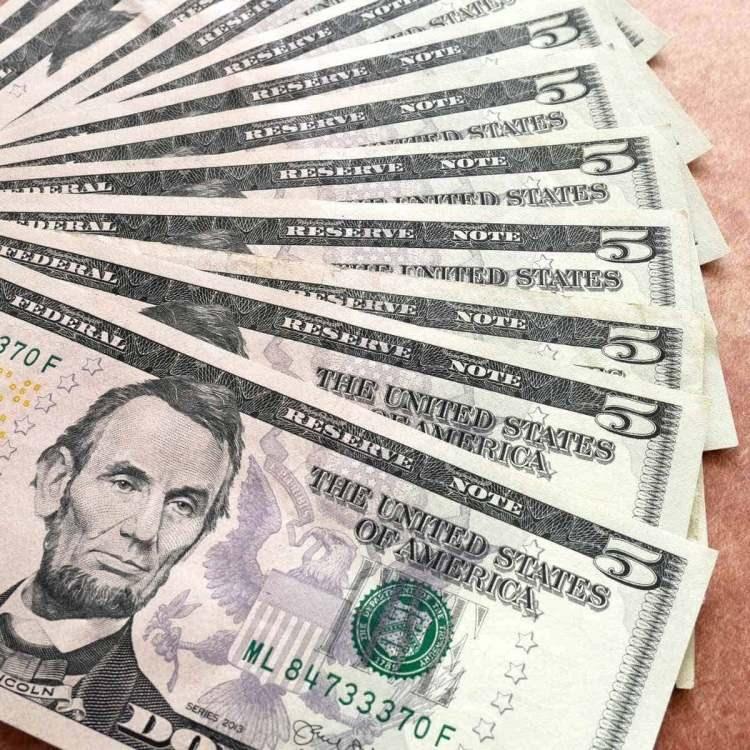 <p><strong><span style="color:#B22222">5 DOLAR</span> | 18 MİLYAR ADET BANKNOT</strong></p>