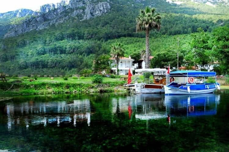 <p><span style="color:#FF0000"><strong>2. MUĞLA</strong></span></p>
<p><span style="color:#000000"><strong>Muğla'da ise kadınlar için ortalama oran 83.5 yıl; erkekler içinse 77.7 yıl. Şehirde genel ortalama 80.5 yıl olarak tespit edilmiştir.</strong></span></p>