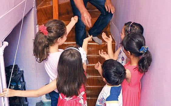 <p><strong>K&uuml;tahya: </strong></p>

<p><strong>K&uuml;pecik Geleneği</strong></p>

<p>&nbsp;</p>
