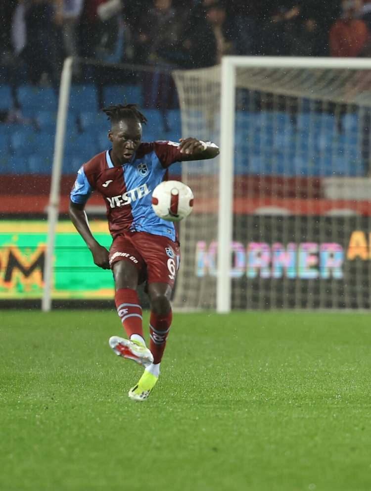 <p>Batista Mendy</p>

<p>Trabzonspor</p>

<p>9 milyon euro</p>
