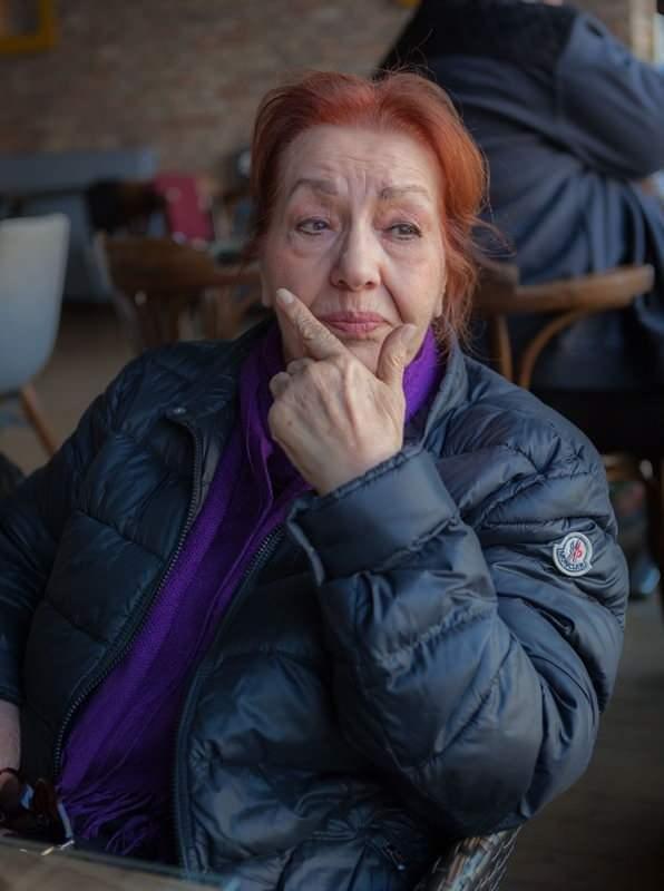 <p><strong>Şimdilerde 78 yaşında olan Hokna, son haliyle yıllara meydan okusa da takipçileri yeni imajını Aysel Gürel'e benzetti.</strong></p>
<p> </p>