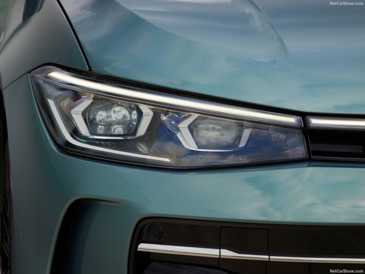 <p>Şerit değiştirme asistanı &ldquo;Side Assist&rdquo; ve arka b&ouml;lge yaya tanıma asistanı</p>
