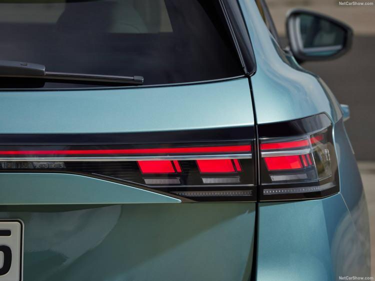 <p>Akıllı park asistanı &ldquo;Park Assist Plus&rdquo; teknolojileri bulunuyor.</p>
