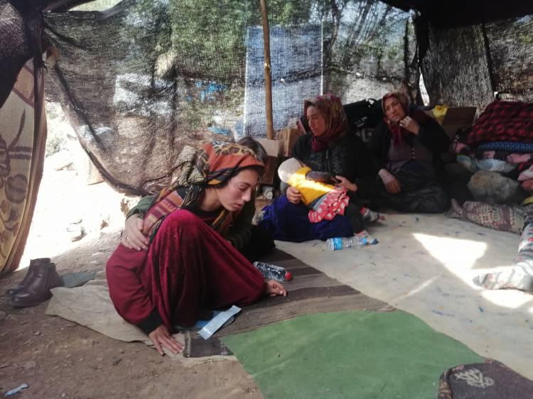 <p>Tutuklu H. Yağal ayrıca, gelinine karşı "cinsel saldırı" sonucu doğduğu belirlenen A. Yağal'a karşı da "sarkıntılık suretiyle çocuğun cinsel istismarı"ndan 3 yıl hapse mahkum edilmiş, suçun "kendi kızına" karşı işlenmesi gerekçesiyle ceza 5 yıl 7 ay 15 güne yükseltmişti.</p>
<p> </p>
<p>Toplamda 33 yıl 7 ay 15 gün hapse çarptırılan H. Yağal'ın tutukluluk halinin devamına hükmedilmişti.</p>