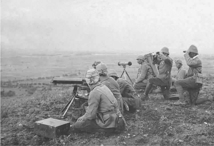 <p><strong>Çanakkale Savaşında Yaşanan Anılar ve Hikayeler</strong></p>
<p> </p>
<p> Çanakkale savaşında savaşan ve bir koluyla bir ayağını kaybeden Fransız general ülkesine döndükten sonra şunları anlatmıştır: </p>