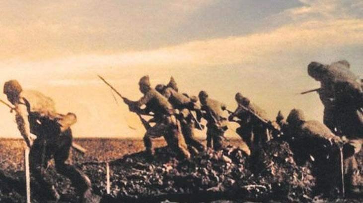 <p>Neden öldürmek istediğiniz askerlere yardım ediyorsunuz diye sorduğumda şu yanıtı aldım 'Yaralandığı zaman cebinden yaşlı bir kadının resmini çıkardı. </p>
