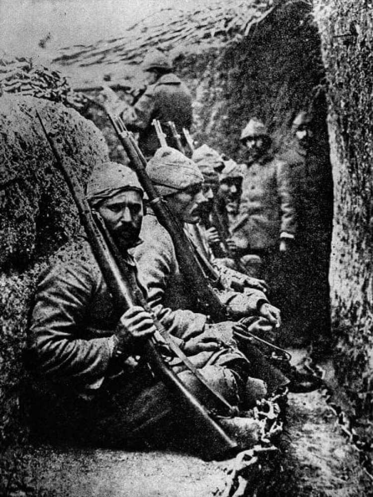 <p>Türk milleti, 18 Mart 1915’te tarihe adını yazdırdı. Çanakkale’de büyük bir zafer elde eden Türk halkı, düşmanı topraklardan kovdu. O kutlu zafere ilişkin arşivlik fotoğraflar gün yüzüne çıktı. </p>

<p> </p>

