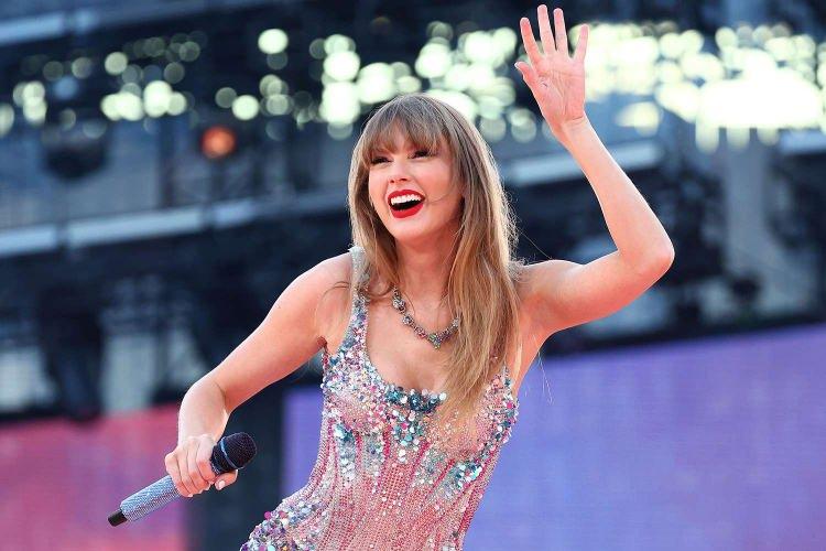 <p>Dünyaca ünlü şarkıcı Taylor Swift ve sevgilisi hakkında şaşırtan bir bilgi ortaya atıldı.</p>
