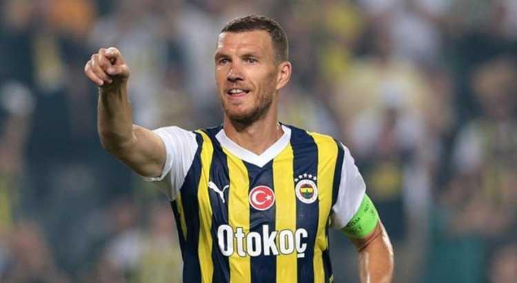 <p>EDİN DZEKO - MAAŞ: 4.2 MİL. €</p>
