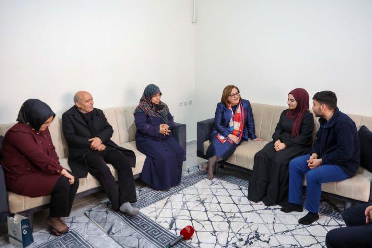 <p> Şu an çok iyiyiz, Allah'a şükür hiçbir sıkıntımız yok. </p>