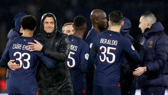 <p>Fransa Ligue 1’de mücadele eden Paris Saint Germain, deplasmanda oynadığı 13 maçta 31 puan toplayabildi.</p>
