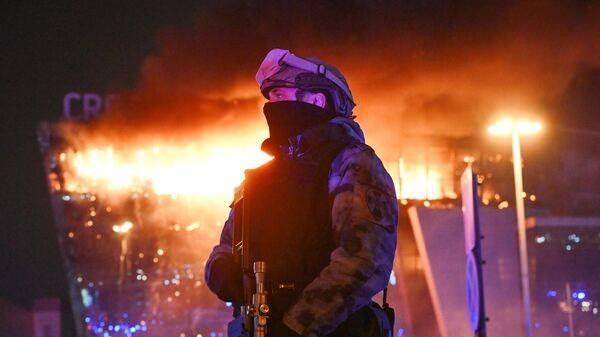 <p><strong>Rusya'nın başkenti Moskova'da saldırganların silah ve yangın çıkarıcı cihazlarla konser salonuna girerek en az 60 kişiyi öldürüp 145 kişiyi yaralaması gündeme gelmişti.</strong></p>

<p> </p>
