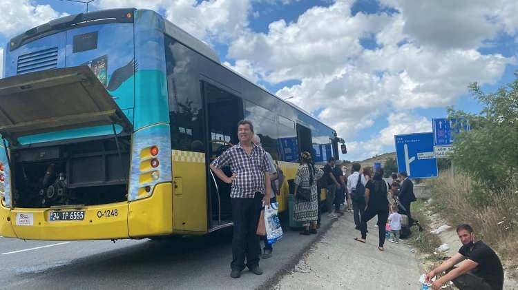 <p>Bozulan otob&uuml;s, metro ve metrob&uuml;sler nedeniyle vatandaşlar evlerine ve işlerine saatler sonra ulaşıyor.</p>

<p>&nbsp;</p>
