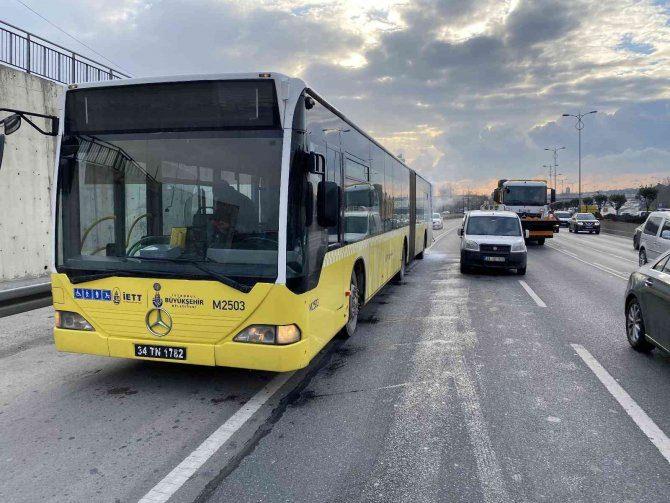 <p>2019 yılında 140 bin 874 arıza<br />
2020 yılında 133 bin 381 arıza<br />
2021 yılında 157 bin 902 arıza<br />
2022 yılında 247 bin 549 arıza<br />
2023 yılında ise 144 bin 209 arıza ger&ccedil;ekleşti.</p>

<p>&nbsp;</p>

