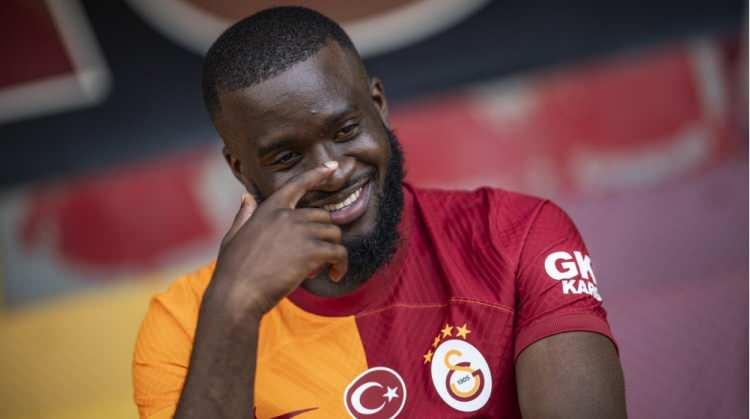 <p>TANGUY NDOMBÉLÉ - MAAŞ: 3.1 MİL. €</p>
