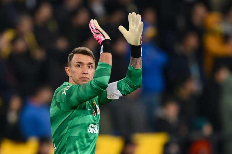 <p>FERNANDO MUSLERA - MAAŞ: 2.5 MİL. €</p>
