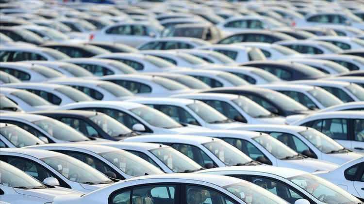 <p>OGD’den yapılan açıklamaya göre, Şubat 2023 ile Şubat 2024 arasında Türkiye otomobil pazarında satışa sunulan modeller arasından yapılan değerlendirme sonucunda 28 aday, "Yılın Otomobili" ödülünü almak için yarışacak.<br />
<br />
İŞTE ADAYLAR</p>
