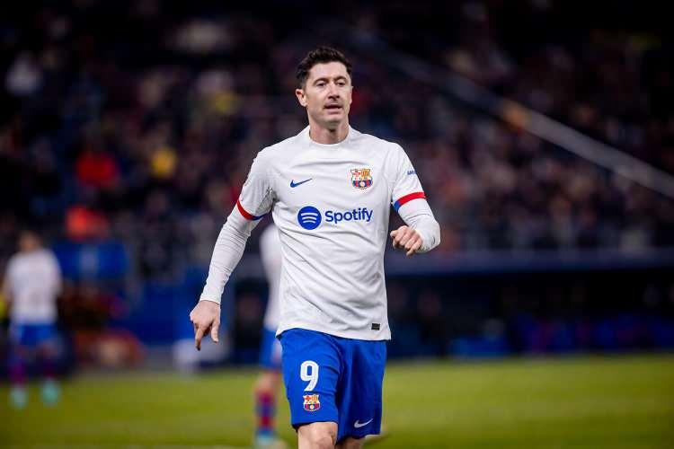 <p>Lewandowski, Katalan devi ile bu sezon Şampiyonlar Ligi'nde oynadığı 7 maçta ise 3 gol 1 asist kaydetti.</p>