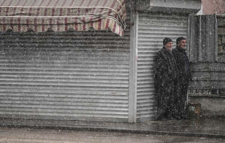 <p>Meteoroloji yetkilileri kar yağışının aralıklarla devam etmesinin beklendiğini belirtti.</p>

<p>&nbsp;</p>
