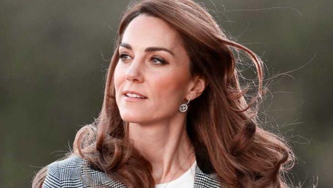 <p><em><strong>KATE NE KANSERİ?</strong></em></p>
