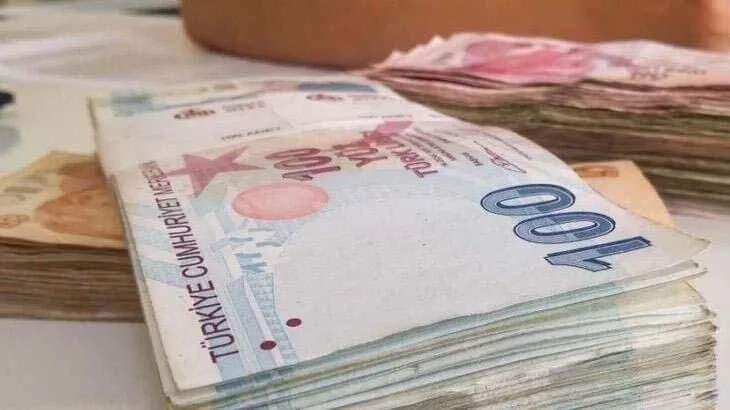<p>Daha az prim günü olanlar ise, 7200 günü tamamladıklarında emekli olabilecekler. Ayrıca, son 3,5 yıl içinde BAĞ-KUR'dan SSK'ya geçiş yapmış ve 7200 günü tamamlamış kişiler de bu düzenlemeden yararlanabilecek.</p>