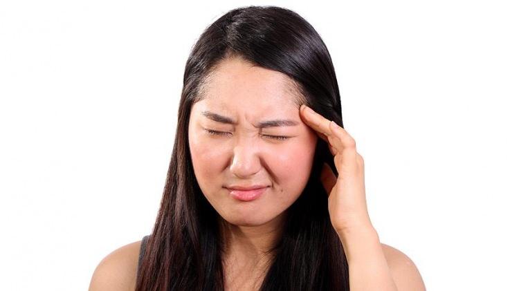<p>Araştırmacılar, aşırı ilaç kullanımı ile tetiklenen huzursuz bağırsak belirtilerinin migren hastalarında kelime bulamama, hatırlayamama gibi bilişsel işlev bozukluklarının görülme riskini artırdığını ortaya çıkardı.</p>
