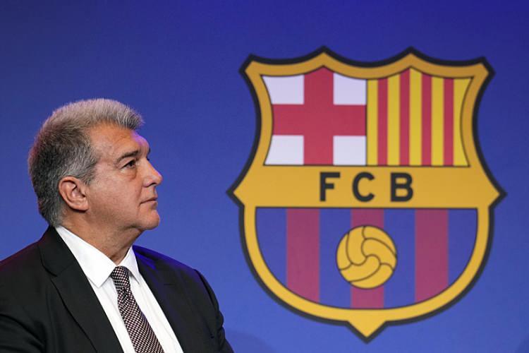 <p>İspanya LaLiga ekiplerinden Barcelona'nın başkanı Joan Laporta, ilgi çeken bir transfer itrirafında bulundu.</p>
