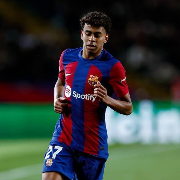 <p><strong>Barça Studios'ta</strong> açıklamalarda bulunan Laporta, takımın 16 yaşındaki yıldız futbolcusu Lamine Yamal için 200 milyon Euro'luk transfer teklifi aldıklarını ancak bu teklifi reddettiklerini açıkladı.</p>
