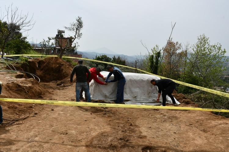 <p>Üzerinde mitolojik figürler bulunan lahit, Hatay Müze Müdürlüğüne götürüldü.</p>

<p> </p>
