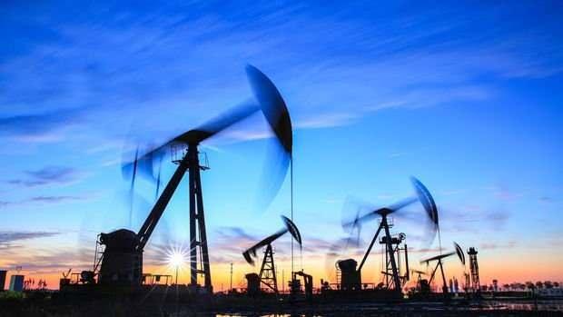 <p>Petrol, küresel ekonominin temel taşlarından biridir. Enerji ihtiyacının büyümesiyle birlikte, petrol üretimi ve tüketimi de sürekli olarak göz önünde bulundurulmaktadır.</p>
