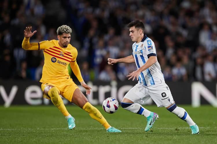 <p>Piyasa değeri 70 milyon euro olan başarılı futbolcunun Barcelona ile 2026 yılına kadar kontratı bulunuyor.</p>