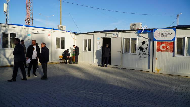 <p>ADIYAMAN</p>
<p>Adıyaman’da Altınşehir Mahallesindeki K1 konteyner kentte vatandaşlar oy kullanmaya başladı.</p>
<p> </p>